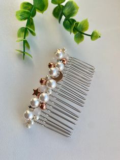 Star hair comb. Pearl hair comb. Beautiful celestial star hair comb.  Really simple star pearl and crystal hair comb.  The comb is carefully hand beaded with glass 4mm and 8mm pearl beads, Agate beads, silver plated and gold plated stars and a gold plated moon.  💫As these are hand made the item you will receive will be very similar to the photo but due to each one being beaded individually you may receive a slightly different design but it will not vary greatly 💫 On a silver comb which's lengt Beaded Hair Combs, Star Pearl, Pearl Hair Comb, Pearl Hair Combs, Crystal Hair Comb, Hair Accessories Pearl, Star Hair, Dress Indian, Pearl Cluster