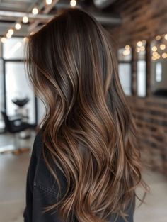 🍁 Ready to refresh your hair for fall? Try the stunning fall bronde balayage! This must-try hair trend combines rich browns and golden hues, creating a seamless transition into the season. Perfect for adding warmth and dimension, this look is low-maintenance yet high-impact. Whether you’re new to balayage or a seasoned pro, this trend offers a chic update that suits any style. Explore the possibilities and get ready to turn heads with your gorgeous new look! Hair Color With Black Roots, Elegant Hair Color Ideas, Dark Roots With Highlights, Color Melt Brunette, Hair Color Ideas For Brunettes For Spring, Dark Roots Hair Color Ideas, Brown Hair Looks, Bronde Balayage