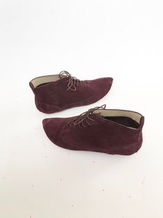 "Womens Oxblood Leather Lace Up Ankle Boots | Comfortable Stylish Pointy Low Heel Boots | Elehandmade Shoes These women's lace up ankle boots are so stylish and comfortable! ► Made to order low heel pointy booties, I will be delighted to personally handcraft a pair especially for you! ► Upper in buttery Oxblood/Burgundy Italian Leather Suede ► Available in so many colors, browse through my shop and let me know your favorite one, I can craft your pair in the color you prefer! ► Leather insole for Boots Comfortable, Oxblood Leather, Textile Bag, Low Heel Boots, Lace Up Ankle Boots, Heel Boots, Leather Lace, Women Lace, Chukka Boots