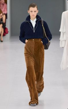 Jonathan Anderson, 가을 패션, Spring 2024, The Devil, Classy Outfits, Spring Summer Fashion, Paris Fashion, Country House, Autumn Winter Fashion