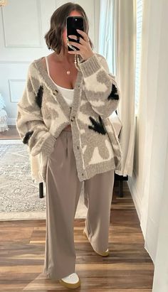 Mom Outfits Fall, Work Outfit Ideas, Women Inspiration, Professional Outfits Women, Stylish Work Attire, Women Office, Elegante Casual, Autumn Street Style, Stop Talking