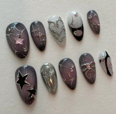 @oaklestudio Nail Ideas Grunge, Hippie Nail Ideas, Dark Academia Nails, Fake Nails Designs, Hippie Nails, Punk Nails, Goth Nails, Grunge Nails