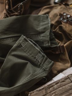 These chinos are perfect for taking on the day and whatever it throws at you. Inspired by Military Pants and casual basics that combines military and nostalgia. Cut from a cotton twill, a loose fit guarantees movement with ease. Button pockets keep all your belongings safe.