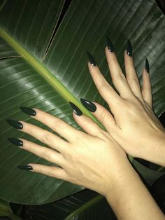 Night Palm, American Nails, Yellow Nail Art, Black Nail, Yellow Nails, Marble Nails, Manicure Y Pedicure, Coffin Nails Designs