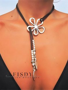 Fisdy - Bohemian Cutout Collar de cuero floral Band Necklace, Formal Jewelry, Free People Jewelry, Leather Corded Necklace, Turquoise Leather, Flower Pendant Necklace, Bohemian Necklace, Hippie Chic, Cord Necklace