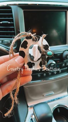 The most cutest little cowprint cowboy hat with a pray and turquoise charm for your car! Rear View Mirror Cowboy Hat, Cowgirl Car Accessories, Donkey Pictures, 16 Wishes, Cute Car Air Freshener, Mini Cowboy Hat, Mini Cowboy