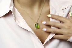 This item features a beautiful Peridot gemstone, hang from a delicate sterling silver chain.▂▂▂▂▂▂▂▂▂▂▂▂▂▂▂▂▂▂▂▂▂▂▂▂▂▂▂♥ Gemstone Type - Peridot (Lab Created)♥ Gemstone Size - 13x18mm♥ Gemstone Cut - Rectangle - More options available in the drop down menu♥ Metal Type (Main Photo) - 14k Gold Filled - More options available in the drop down menu♥ Length (Model Photo) - 45cm/18" - Available from 14" to 24" (no additional cost)▂▂▂▂▂▂▂▂▂▂▂▂▂▂▂▂▂▂▂▂▂▂▂▂▂▂▂❏ Why Buy This Unique Handmade Jewelry?♥ Nick Rectangular Gemstone Necklace In Yellow Gold, Yellow Gold Rectangular Gemstone Necklace, Rectangular Yellow Gold Gemstone Necklace, Rectangular Green Necklace For Gift, Green Rectangular Necklace For Gift, Gemstone Oblong Necklace For Gift, Oblong Gemstone Necklace For Gift, Rectangular Gold Necklace With Gemstone, Yellow Gold Necklace With Rectangular Stone For Gift