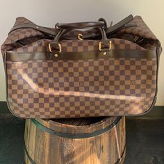 Louis Vuitton Damier Ebene Eole 50 Rolling Carry On Luggage. In very good condition. Lv Damier Ebene, Lv Damier, Fringe Handbags, Tote Outfit, Celine Bags, Louis Vuitton Damier Ebene, Damier Ebene, Vintage Louis Vuitton, Carry On Luggage