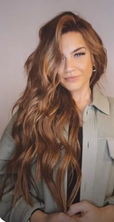 Cowgirl Copper Hair Money Piece, Fall Hair Colors For Blue Eyes Fair Skin, Cowgirl Copper Hair Dark Roots, Fall Hair Red Brown, Fall Hair Colors For Fair Skin Hazel Eyes, Cowboy Copper Ombré, Subtle Cowboy Copper Hair, Cowboy Copper Hair Blue Eyes, Copper Brown Hair Blue Eyes