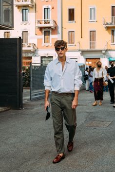 Milan Outfit Ideas, Gentleman Style Summer, Milan Outfits, Mens Street Style Summer, Italian Mens Fashion, Italian Fashion Street, Outfit Ideas Spring, Big Four