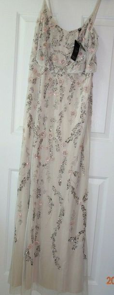 NEW ADRIANNA PAPELL FLORAL BEADED GOWN WOMEN'S DRESS US 10 #AdriannaPapell #formaleveningBallGownPencilDressSheathShift #FormalPartyCocktailWedding Velvet Heart, Beaded Gown, Lauren Green, Wedding Cocktails, Ball Gown Dresses, Formal Party, Adrianna Papell, Beaded Flowers, Formal Dress