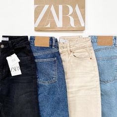 Pants Flatlay Ideas, Flat Lay Boutique Photos, Zara Mom Jeans, Boutique Jeans, Trendy Party Outfits, Neat Casual Outfits, Fashion Poster Design, Wholesale Hair Accessories