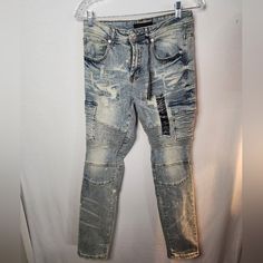 Nwt Forever 21 Denim Stretch Mens Size 29 Slim Jeans. It Has Cargo Pockets And Moto Style Look With A Distress Acid Wash Design To It. 5 Regular Pockets Plus 2 Cargo Makes 7 Pockes Total Plenty Of Room To Carry What You Need. They Are Light Blue In Color. They Are A Mid Rise, Narrow Hip And Slim Legs. Made With 99% Cotton And 1% Spandex Fitted Denim Cargo Jeans For Streetwear, Fitted Distressed Denim Cargo Jeans, Fitted Urban Denim Cargo Jeans, Spring Fitted Cargo Jeans For Streetwear, Ripped Fitted Cargo Jeans, Light Wash Fitted Cargo Jeans, Ripped Fitted Casual Cargo Jeans, Fitted Light Wash Cotton Cargo Jeans, Fitted Light Wash Cargo Jeans In Cotton