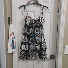 Nwt Size 3 Adorable Retro Ruffled Y2k Style Floral And Animal Printed Corset Style Mini Dress. Black Tiered Dress For Spring, Black Casual Tiered Dress With Ruffles, Casual Black Summer Tiered Dress, Casual Black Tiered Summer Dress, Black Tiered Beach Dress For Summer, Black Tiered Dress For Beach In Summer, Black Tiered Dress For Summer Beach, Black Tiered Summer Beach Dress, Casual Tiered Mini Dress For Party