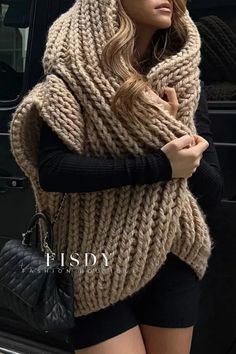 Fisdy - Elegantes camisetas con capucha y cuello en colores lisos para un look casual elegante Circle Knitting, Loose Knitting, Apricot Sweater, Knitting Cardigan, Knit Cardi, Ladies Style, Woven Sweater, Knitting Women Cardigan, Autumn Days