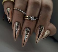 Acrylic Nails Stiletto, Stilleto Nails Designs, Stiletto Nails Designs, Black Nail, Nail Designs Glitter, Classy Nails, Bling Nails, Fancy Nails, Chic Nails