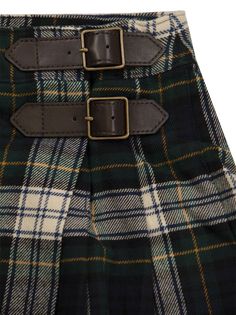 This cotton skirt offers a charming preppy look with faux leather buckles, well-defined flat pleats and the season's plaid pattern. - Two faux leather buckle fastenings on the left hip - Hook-and-eye fastener on inside of left hip - Button fastening on inside right hip - Adjustable straps with buttons on the inside for an optimal fit - All-over pleats DESIGNER ID: 313916502 001Composition: 100% Cotton Gender Crisis, Designer Ralph Lauren, Spencer Hastings, Clothing Pieces, Style 2023, Ralph Lauren Logo, Preppy Look, Kenzo Kids, Fall Fits