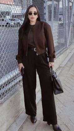 Chic outfit, elegant style, boots, fall outfit Brown And Black Outfit, Boots Fall Outfit, Outfit Elegant, Style Boots, Chic Outfit, Boots Fall, Fall Outfit, Black Outfit