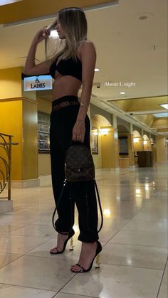 Estilo Kim Kardashian, Modeling Outfits, Techno Outfit, Looks Jeans, Trendy Summer Outfits, Looks Black, Dope Fashion, Edgy Outfits, Casual Street Style