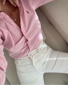 Polo Shirt Outfits, Skandinavian Fashion, Elegantes Outfit, Ralph Lauren Outfits, Mode Inspo, 가을 패션, Pink Shirt, Looks Style