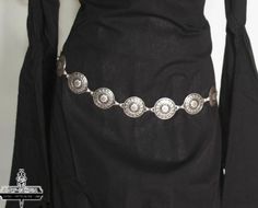 Larp Fashion, Goth Hippie, Concho Belt, Metal Belt, Jewelry Lookbook, Funky Jewelry, Vintage Belts, Suspender Belt, Mode Inspo