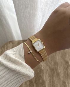 خواتم خطوبة, Wrist Jewelry, Luxe Jewelry, Jewelry Accessories Ideas, Dope Jewelry, Classy Jewelry, Jewelry Essentials, Stacked Jewelry, Jewelry Lookbook