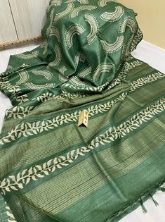 Khadi Saree, Block Print Saree, Raw Silk Saree, Pattern Design Inspiration, Bridal Silk Saree, Black Beaded Jewelry