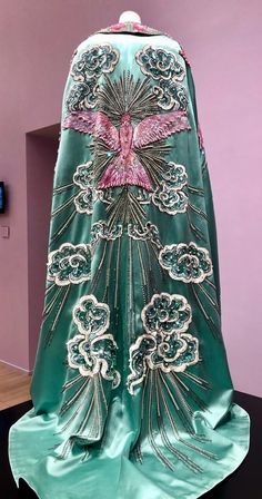 Traditional Floral Embroidered Kimono For Festivals, Festival Embroidered Kimono, Elegant Kimono With Intricate Embroidery, Luxury Traditional Kimono With Intricate Embroidery, Luxury Floral Embroidered Cape Dress, Glass Decor Ideas, Long Gowns, Theme Dress