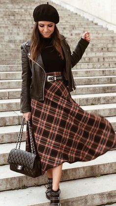 #Winter#WinterOutfits#Fashion2024#SeasonalFashion#WinterTrends#StyleTips#ColdWeatherOutfits#Skirts#Layering#MidiSkirtsIdeas#OutFitIdeas#WinterFashion#WinterOutfitsAesthetic#WinterOutfitsKorean#WinterOutfitsForWomen#ChristmasOutfit Bottom Outfits, Outfits For Moms, Tartan Fashion, Trending Fashion Outfits, Autumn Street Style, Pinterest Fashion, Plaid Fashion