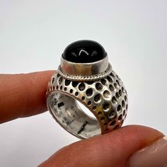 Hadestown Costume, Spanish Jewelry, Antique Jewelry Rings, Onyx Gemstone, Metal Work, Jewelry Ring, Women's Jewelry, Womens Jewelry Rings, Vintage Watches