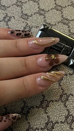 Chetta Nails Almond, Nails Cheetah, Cheetah Print Nails, Manicure Nail Designs, Nails 2021, Long Acrylic, Asian Eyes, Asian Eye Makeup, Gold Chrome