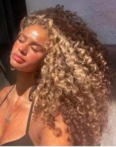 Instagram Face, Curly Hair Inspiration, Curly Girl Hairstyles, Curly Hair Tips, Curly Hair Cuts