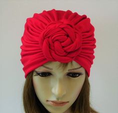 Turban for women, top knotted turban hat. The turban is really modern, nice and comfortable head accessory. Made by me in the United Kingdom. I make these turbans in three different sizes : S- 51-54 cm (20-21 inches) in circumference M- 54-57 cm (21-22.5 inches) in circumference L- 57-60 cm (22.5-23.5 inches) in circumference If you need a special size please contact me and let me know. Hand wash only 30-40 d , Minimum Wash, Short Spin,Do Not Wring,Do Not Iron, Do Not Bleach. All items I made my Turban Mode, Turban Fashion, Jersey Turban, Turban For Women, Fashion Turban, Turban Hats, Chemo Headwear, Mode Turban, Turban Hat