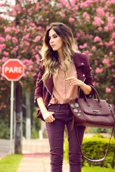 Look Rose, Burgundy Wine, Shopping Tips, Diva Fashion, Up Shoes, Fashion Books, Look Chic, Relaxed Style, Love Photography