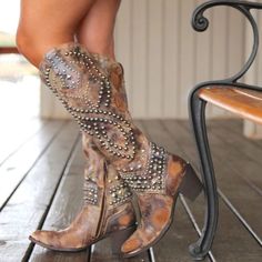 Vintage Cowboy Boots, Estilo Country, Vintage Cowboy, Light Boots, White Heels, Knee High Leather Boots, Crazy Shoes