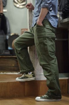 Green Cargo Pants Outfit Men, Olive Green Cargo Pants Outfit, Army Fashion Men, Pinterest Men, Green Cargo Pants Outfit