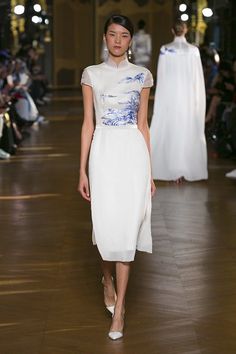 Fashion Show Photography, Heaven Gaia, Show Photography, Cheongsam Modern, Fashion Show Images, Live Fashion, Chinese Dress, Spring Summer 2017