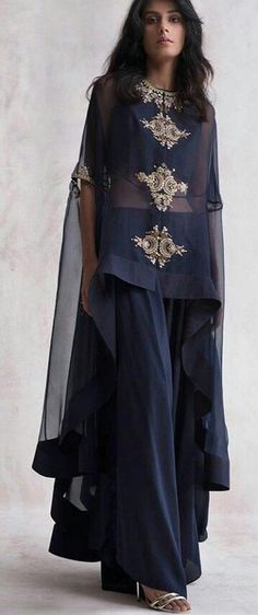 Summer Wedding Outfits Indian, Bollywood Inspired Outfit, Trendy Outfit Ideas, Salwar Kamiz, Dress Design Patterns, Fall Outfit Ideas, Designer Dresses Casual, Boutique Dress Designs