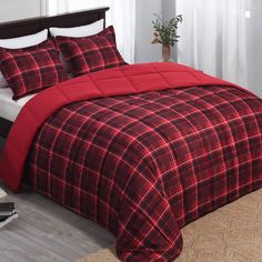 PRICES MAY VARY. PLAID COMFORTER SET - The king size bedding set includes 1 comforter (104"×92"), 2 pillow shams (20"×36") with 2 inches flange and invisible zipper. SOFT & SKIN-FRIENDLY - This buffalo plaid comforter is made of brushed microfiber fabric, which is extremely soft to the touch, provide you with a light, warm, comfortable and breathable sleep experience all night, suitable for all seasons. EXQUISITE WORKMANSHIP - Precise stitching design prevents the filling in the comforter from s Plaid Comforter, King Size Comforters, Twin Comforter Sets, Bed Quilt, Plaid Quilt, Twin Comforter, Red Quilts, Stylish Beds, Quilted Sham