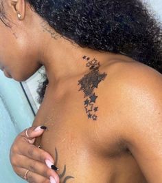 Cute Tattoo Ideas, Minimalist Tattoo Ideas, Torso Tattoos, Cute Tattoo, Black Girls With Tattoos, Small Pretty Tattoos