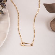 114k Real Solid Yellow Gold Safety Pin Necklace, Paper Clip Gold Necklace, Safety Pin Pendant Flat Cable Chain Necklace For Women, Gift Her Material: Solid Gold (no gold filled or no gold plated material) Available Gold Karat: 14K (585) Available Gold Color: Yellow, rose Pin width: 7.5 mm Pin length: 2.3 cm M o r e * F r o m * U s Goldstore Jewelry - https://etsy.me/3gHtcrZ * Urn Necklaces - https://etsy.me/2Asb4BM * Bar Necklaces - https://etsy.me/2MhoVxO * Name Necklaces - https://etsy.me/3cid Minimalist Safety Pin Jewelry As A Gift, Minimalist Safety Pin Jewelry As Gift, Minimalist Safety Pin Jewelry For Gifts, Gold Safety Pin Jewelry With Adjustable Chain, Flat Necklace, Safety Pin Necklace, Pin Necklace, Bar Necklaces, Urn Necklaces