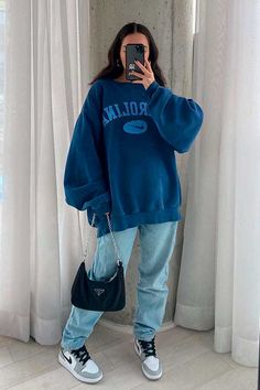 30 looks para que ama calça jeans - Guita Moda Tomboy Style Outfits, Streetwear Fashion Women, Hoodie Outfit, Indie Outfits, Swaggy Outfits, Tomboy Fashion, Mode Inspo, 가을 패션, Mode Vintage