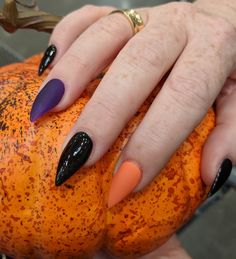 Simple Halloween Nails Dip Powder, Halloween Nails Purple Orange Black, Purple Black Orange Nails, Halloween Slime Nails, Black Purple Orange Halloween Wedding, Orange Purple Halloween Nails, Dark Purple And Orange Nails, Purple Orange Halloween Nails, Halloween Nails Orange And Purple