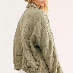 Free People Quilted Green Jacket Most Popular Jacket Size Medium Rusty Green Color Never Own New Without Tags Creation Couture, 가을 패션, Knit Jacket, Quilted Jacket, Wearing Black, Boho Outfits, Jacket Outfits, Coats For Women, What To Wear