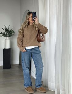 Cropped Wide Leg Jeans Outfit Fall, Outfits No Jeans, Jeans Outfit Fall Casual, Cold Ootd, Women Fall Outfits, Comfy Fall Outfits, Jeans Outfit Fall, Scandinavian Aesthetic, Uni Outfits