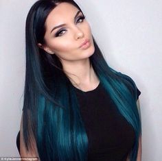 Gorgeous Green Hair Color Ideas for Beginners Teal Hair Dye, Hair Dye Shades, Kylie Hair, Best Ombre Hair, Brown Ombre Hair, Ombre Hair Blonde