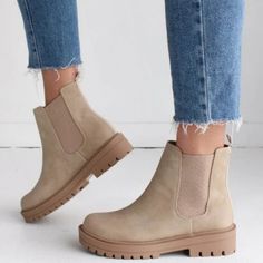 Shoes | New Beige Chelsea Combat Boots Ankle Booties | Poshmark Sepatu Platform, Celana Kargo, Chunky Ankle Boots, Rough Heels, Popular Boots, Botas Chelsea, Boots Women Fashion, Platform Ankle Boots, Martin Boots