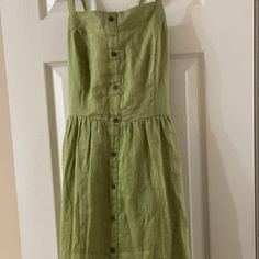 Nwt Banana Republic Green Linen Sundress. 100% Ramie Fabric Casual Linen Mini Dress For Day Out, Casual Linen Mini Dress For Brunch, Casual Fitted Linen Sundress, Fitted Linen Casual Sundress, Spring Green Linen Sundress, Casual Linen A-line Mini Dress, Linen Sundress For Casual Occasions, Fitted Linen Midi Dress For Vacation, Casual Linen Sundress