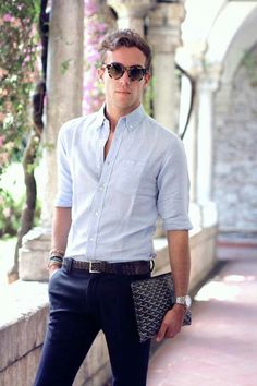 Great casual look, though i'm not crazy about the sunglasses Business Casual Men Summer, Men Work Outfits, Mens Business Casual, Mens Fashion Work, Mens Fashion Business, Ray Ban Wayfarer, Ray Ban Aviator, Summer Work Outfits