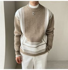 Der Antonios O-Neck Homme Sweater ist aus 100% Baumwolle und hochwertigem Material und hält Sie in kalten Jahreszeiten warm. Er ist in einer Vielzahl von Farben und in allen Größen erhältlich, so dass Sie jeden Stil wählen können, der zu Ihrer Persönlichkeit passt, wie z.B. den lässigen oder klassischen Stil. Dieser Pullover für Männer hat ein gestreiftes und ist in den folgenden Farben erhältlich:
Schwarz,Khaki

Wolle: Standard Wolle

Vorteile:Komfort & Atmungsaktivität



Stil: Lässig / Elegan Striped Knitted Sweater, Elegante Casual, England Fashion, Jeans Casual, Sweater Brands, Mens Fall, Khaki Color, Professional Outfits, Printed Sweater